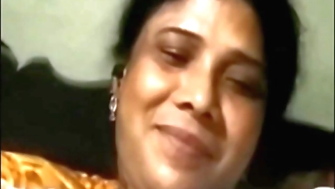 Horny brunette mature takes a blowjob in her hairy pussy